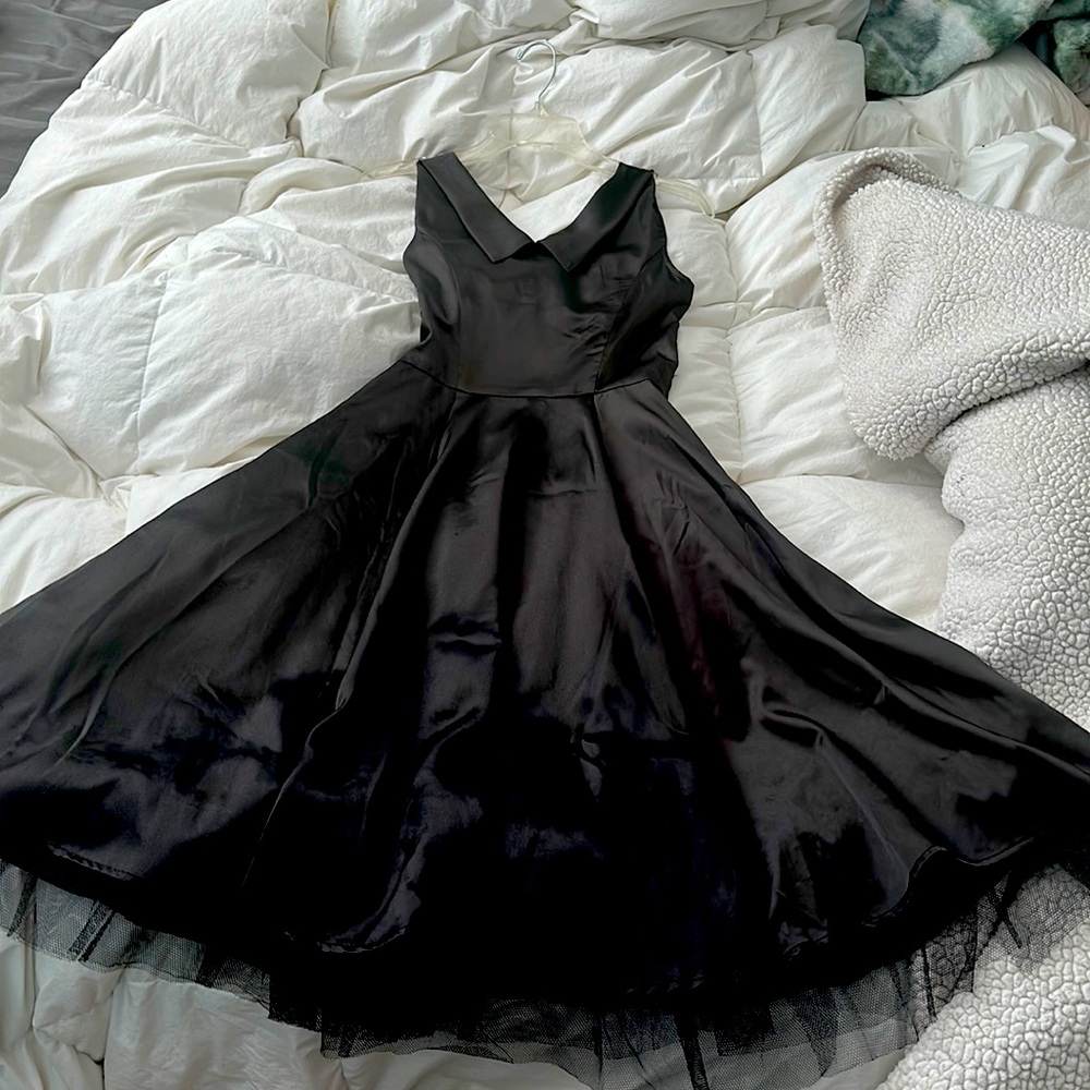 Selling bc I’m pregnant and it won’t fit me for a while